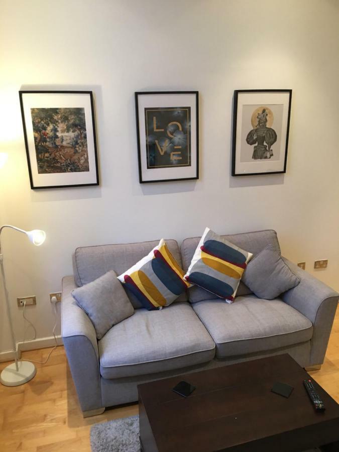 Stylish City Centre Apartment Cardiff Eksteriør bilde