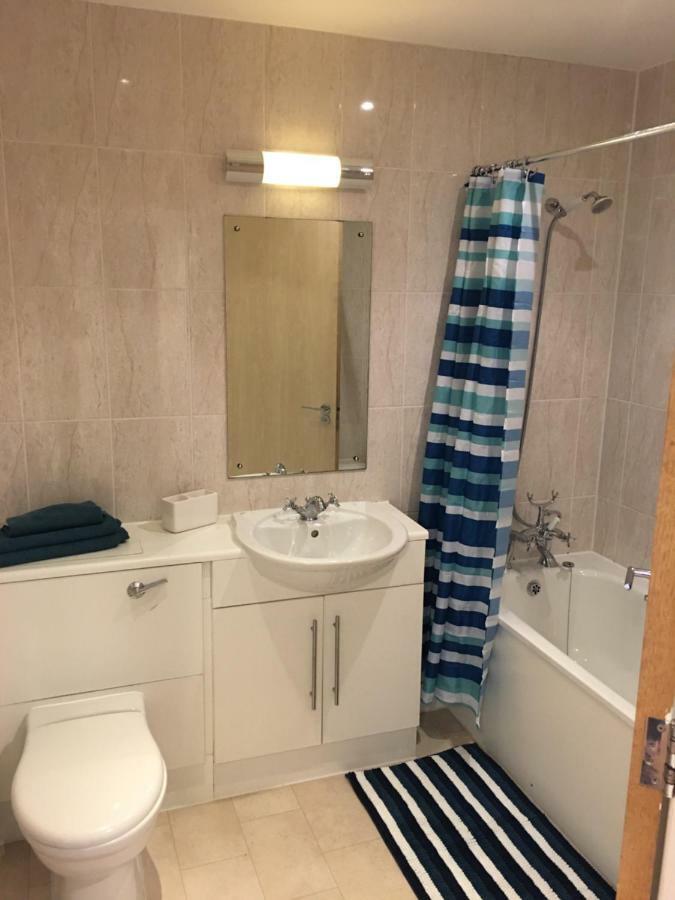 Stylish City Centre Apartment Cardiff Eksteriør bilde